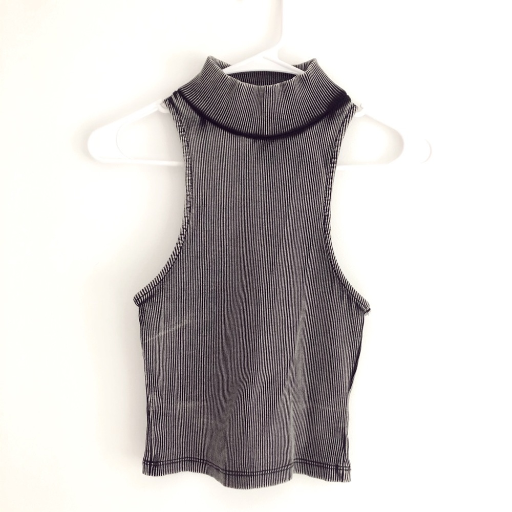 Ribbed Turtleneck Crop Top